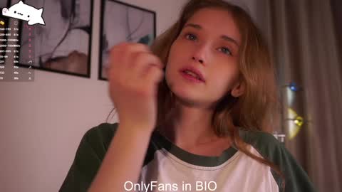 Mia online show from January 14, 1:32 am