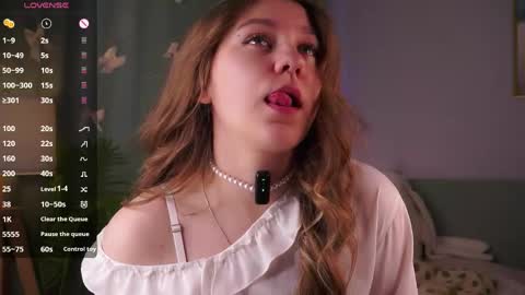Molly online show from June 1, 1:40 am