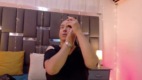 tali  online show from February 21, 8:09 pm