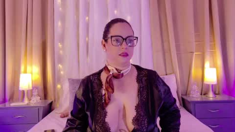 tali  online show from April 14, 7:36 pm