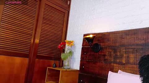    online show from October 9, 11:03 am