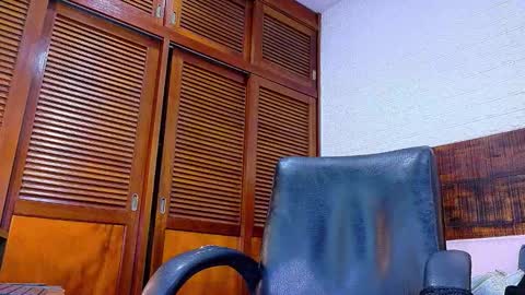    online show from December 22, 11:57 am