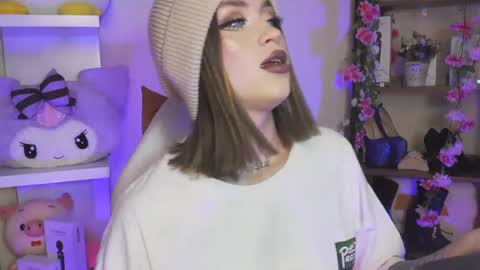 Cami 3 online show from December 21, 5:03 am