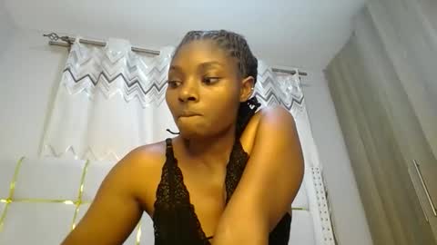 tamia online show from February 8, 5:08 am