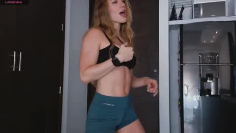 Tara White online show from April 10, 8:37 pm