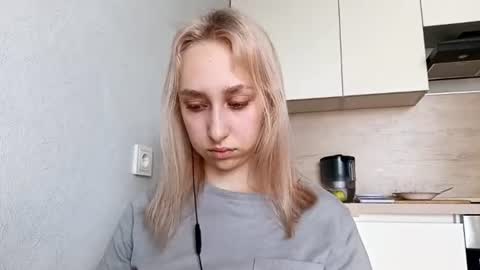 Anita online show from June 19, 3:11 am