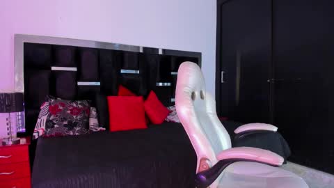 tashasant online show from October 29, 8:44 pm