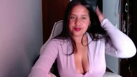 tatianaez22 online show from April 29, 5:10 am