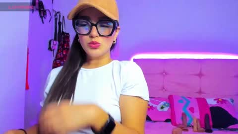 Tatiss online show from December 13, 1:37 am