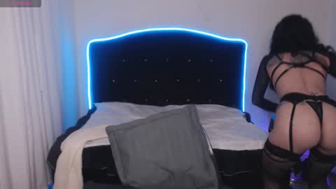 High Mami  online show from December 23, 4:05 am