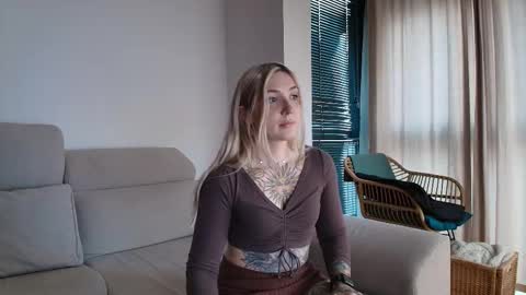 tattoobbgirl online show from January 16, 4:58 pm