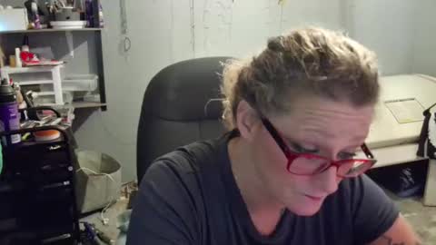 Lisa Lovely online show from February 6, 10:10 pm