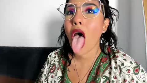 Tatiana Gomez online show from May 19, 3:35 am