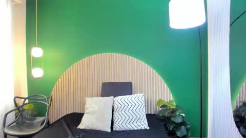 Taylor Bennet online show from December 16, 11:49 am