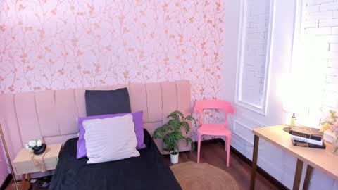 Taylor Bennet online show from February 24, 11:42 am