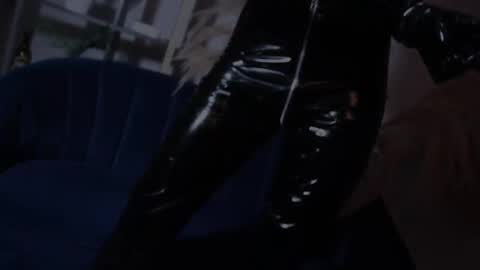 Taylor online show from September 8, 8:41 pm