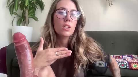 Taylor online show from September 17, 3:48 am