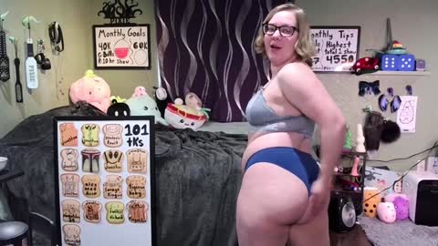 Pixie Pix or Pickle online show from January 22, 7:13 pm