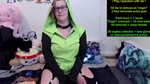 Pixie Pix or Pickle online show from October 15, 10:12 pm