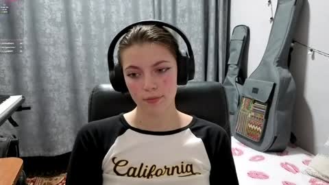 Anny Simpson online show from April 16, 9:39 pm