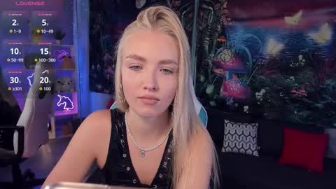 TessaHamilton online show from October 14, 10:40 am