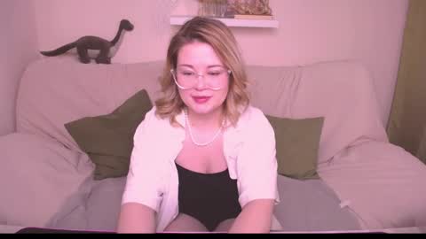 TESSA online show from December 26, 3:49 am