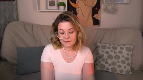 TESSA online show from January 18, 4:37 am
