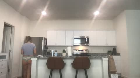 Daphne Summers online show from October 15, 2:30 pm