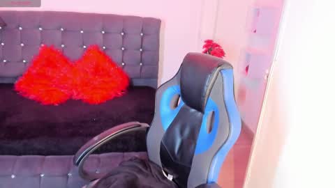 Thamara online show from February 12, 8:40 pm