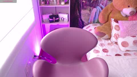   online show from April 8, 7:16 pm