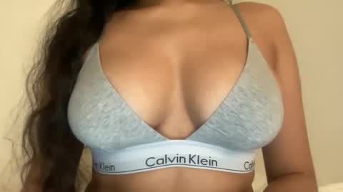 Melanie online show from April 8, 3:19 am