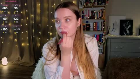 Alice online show from April 19, 6:10 pm