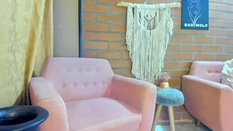 thebadwolf818 online show from April 6, 8:48 am