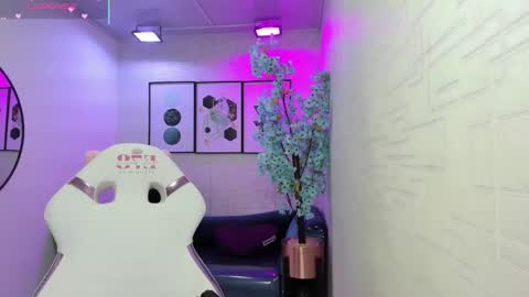 Theia  online show from February 4, 12:41 pm