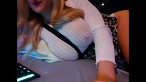 the peach princess  online show from February 1, 7:02 pm