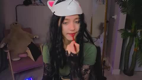 thepretty_kitty online show from October 30, 12:06 pm