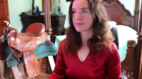 ThornburyRose online show from April 1, 7:11 pm