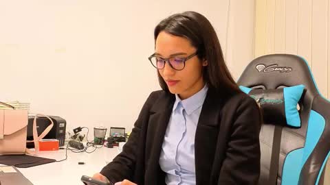 tia_j online show from March 4, 4:57 pm