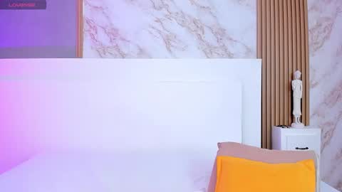 tianaglow4 online show from October 18, 12:08 pm