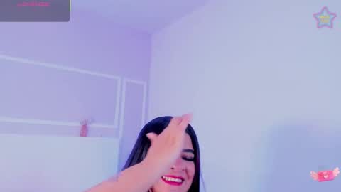 tiannagloww online show from January 17, 6:37 pm