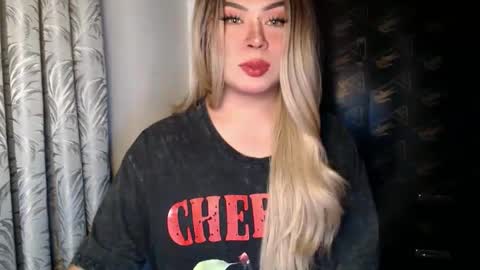 arianna tiara online show from December 15, 4:12 pm