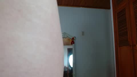 Tifanny online show from December 5, 3:02 pm