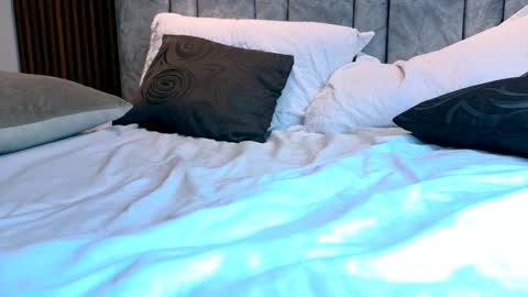 Tiff3 online show from February 18, 9:03 pm