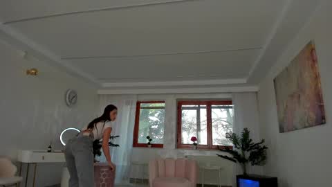 Tiffany Houston online show from February 13, 7:13 am