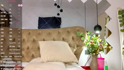 Tiffany online show from October 3, 8:19 am