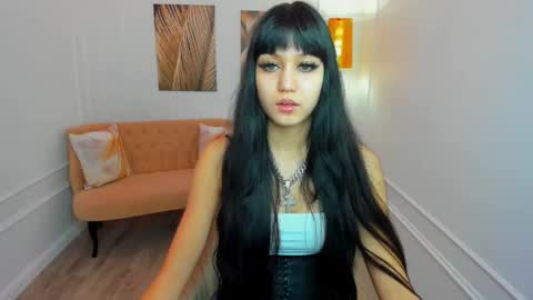 tiffanyyoun online show from February 4, 12:08 pm