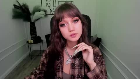 tiffanyyoun online show from November 29, 4:27 am