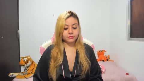 Ana online show from February 25, 2:26 pm