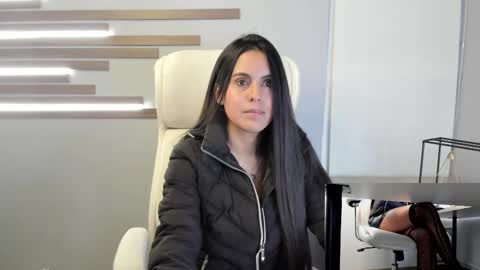 tiinyangel online show from February 9, 2:30 pm