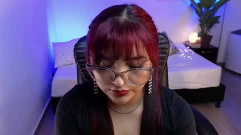 Tila Tequila online show from February 5, 5:21 am